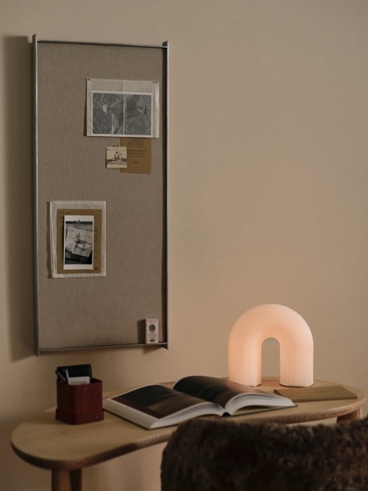 FERM LIVING tablica korkowa LAGER – wąska – piaskowa.jpeg