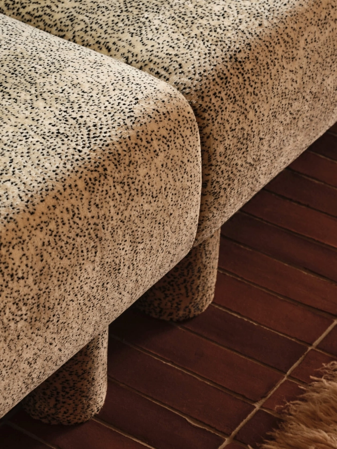 FERM LIVING moduł środkowy DASE lewy – poppy velvet – maślany/czarny.jpeg