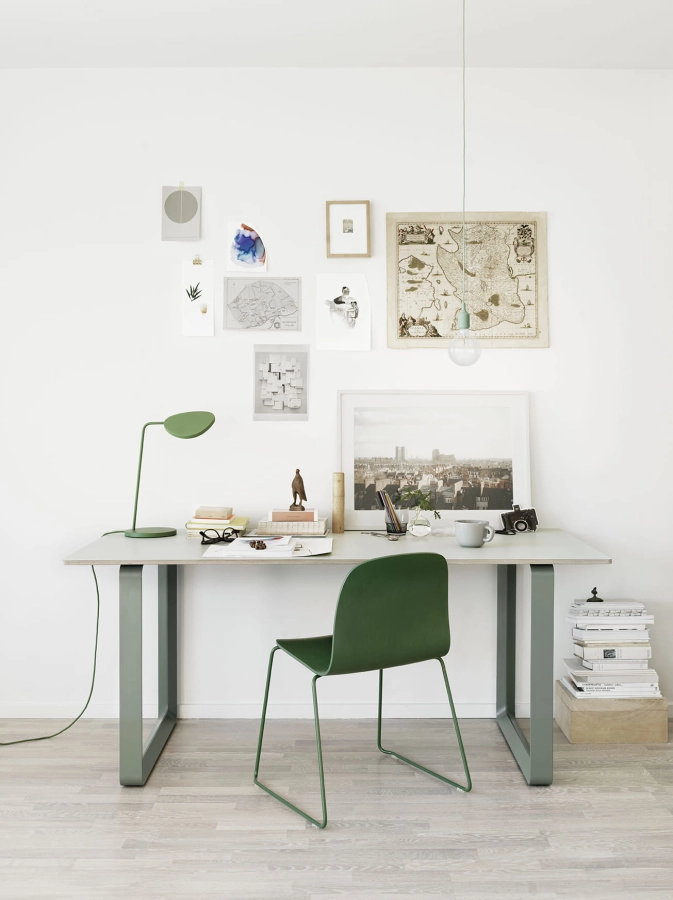 MUUTO lampa biurkowa LEAF