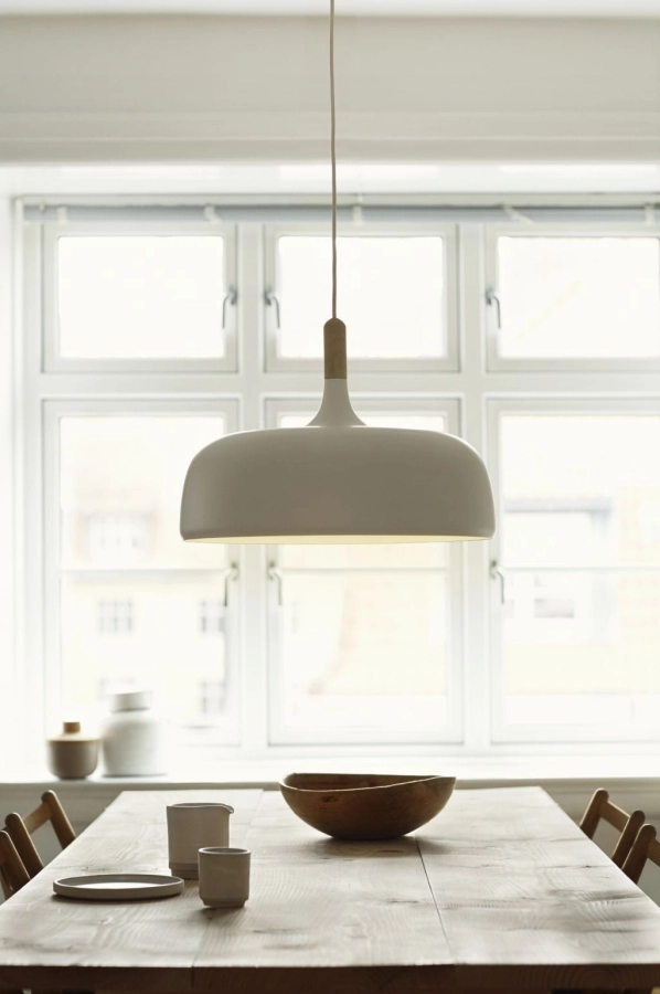 Acorn_white_dining_table-Low-res_Photo_Colin-Eick.jpg