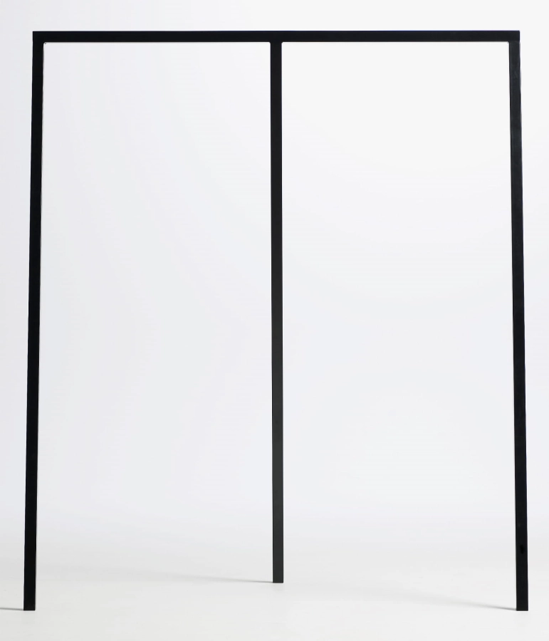 Loop Stand Wardrobe black 02.jpg