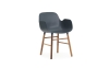 NORMANN COPENHAGEN krzesło z podłokietnikami FORM WOOD orzech/niebieskie