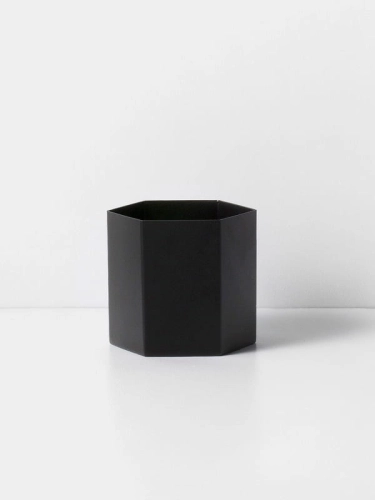 FERM LIVING doniczka HEXAGON czarna L