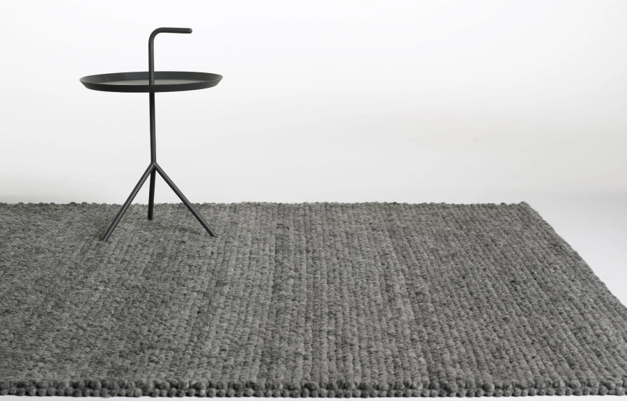 Peas dark grey 02.jpg