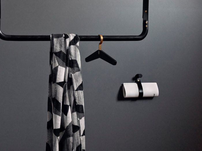 b-scarf-trapeze.jpg