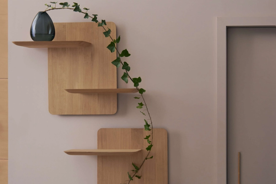 stage-shelf-tear-vase.jpg
