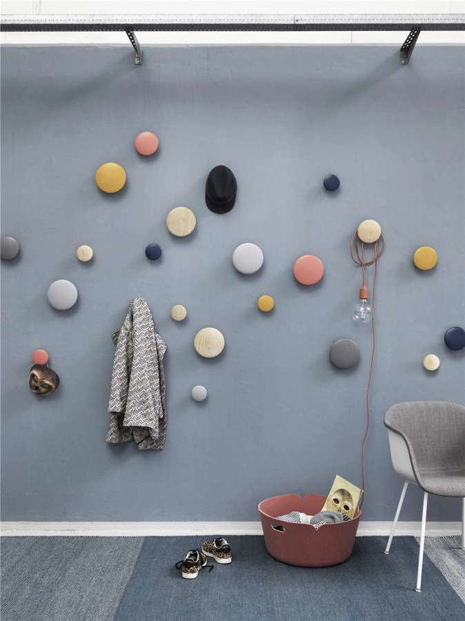 MUUTO wieszak THE DOTS drewniany