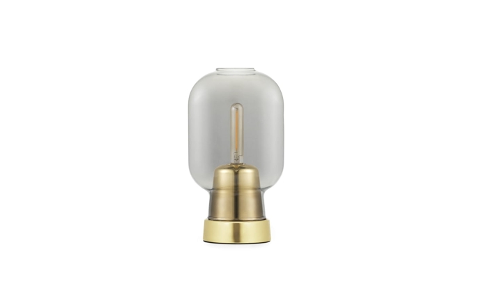NORMANN COPENHAGEN lampa stołowa AMP mosiądz/dymione szkło