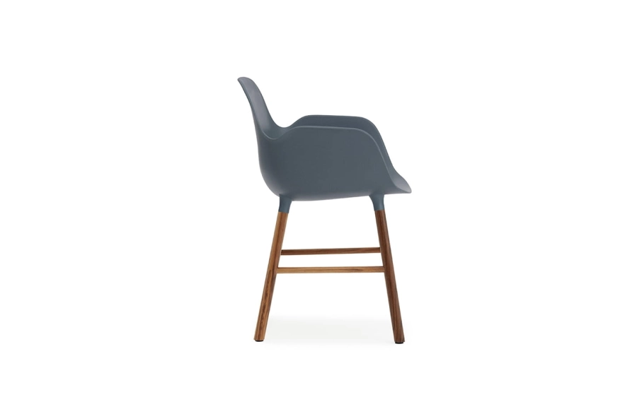 NORMANN COPENHAGEN krzesło z podłokietnikami FORM WOOD orzech/niebieskie
