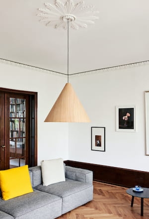 30 Degrees Pendant XL oak matt lacquer_Cord Set black_Mags 9 Cushion-2.jpg