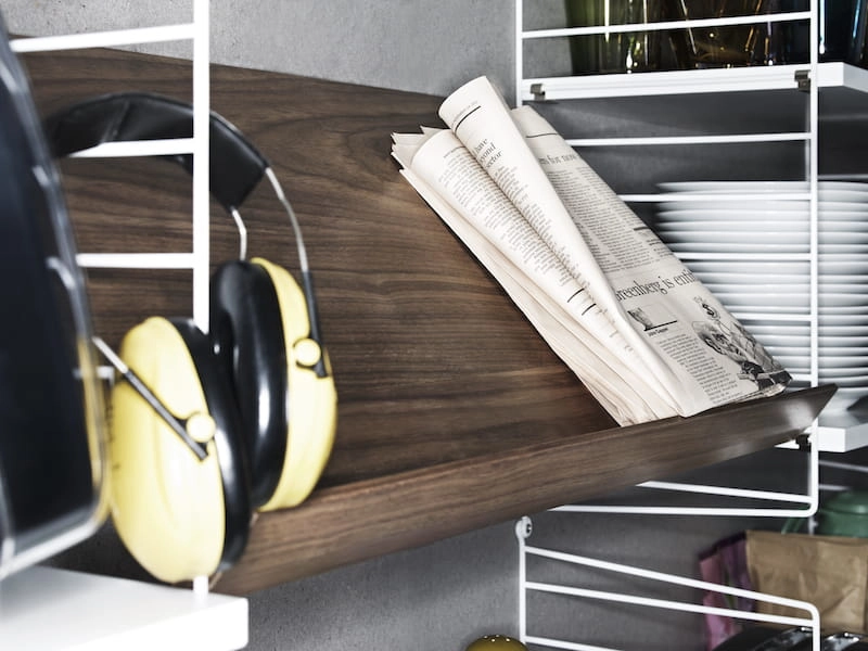 String_System_White_Walnut_Magazineshelf_Detail.jpeg